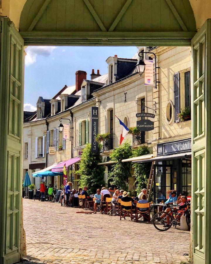 Logis Hotel La Croix Blanche Fontevraud Kültér fotó