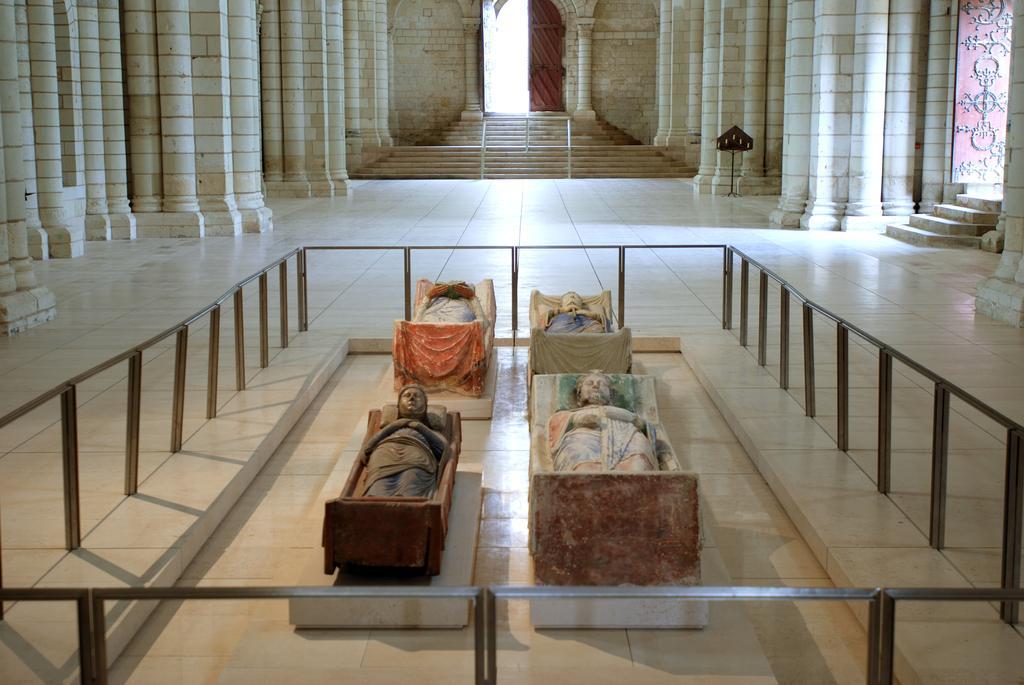 Logis Hotel La Croix Blanche Fontevraud Kültér fotó