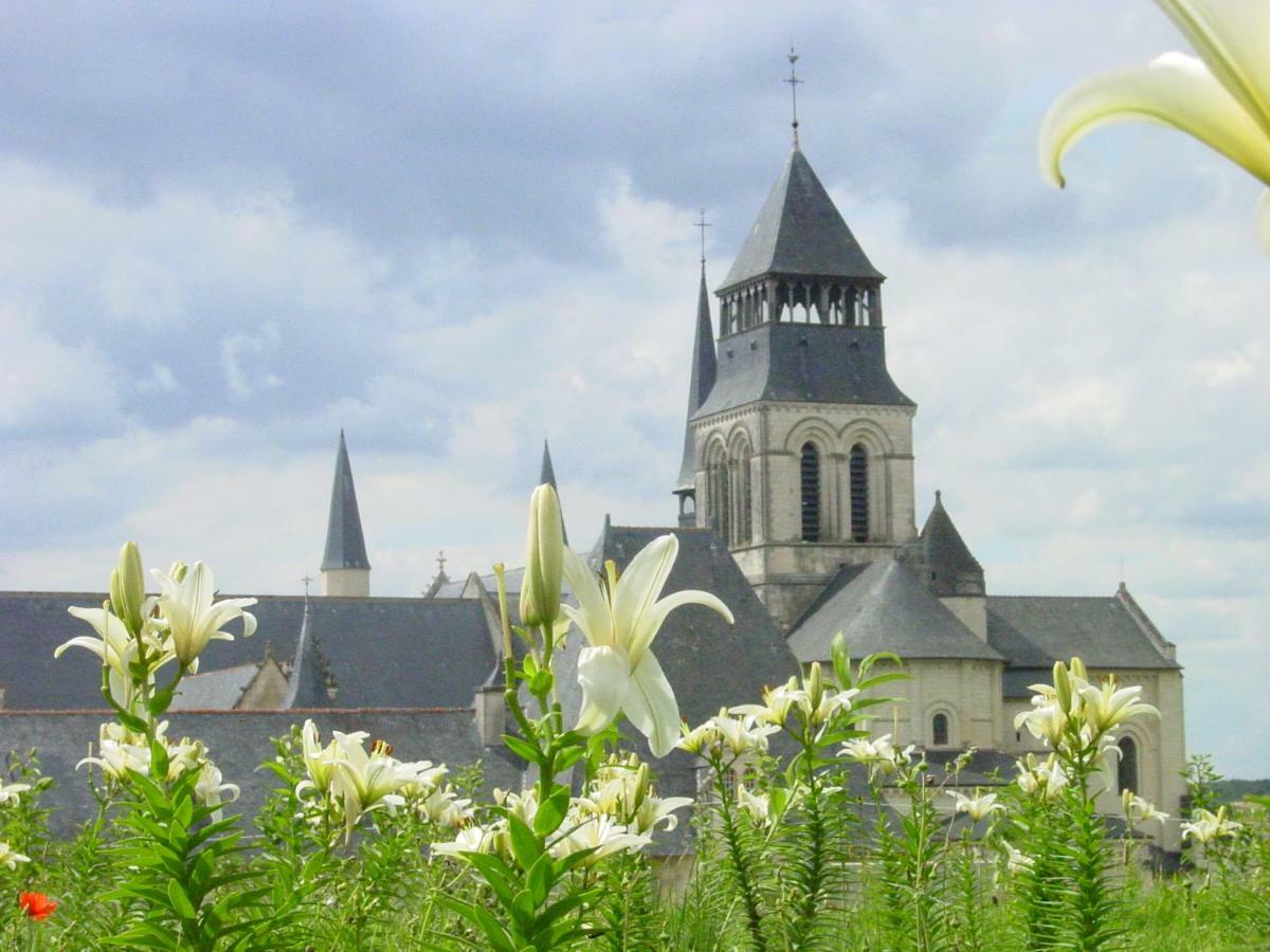 Logis Hotel La Croix Blanche Fontevraud Kültér fotó